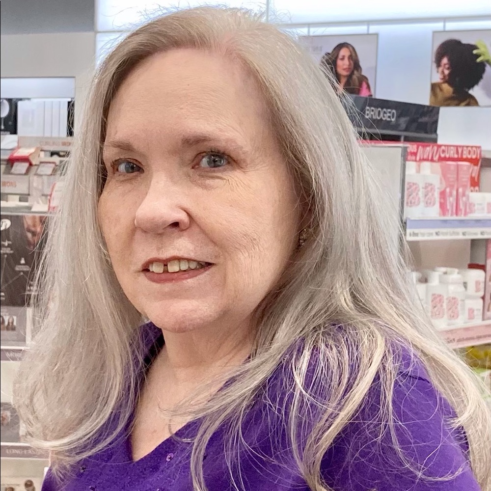 Meet your Posher, Carole